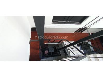 Casa de 5 alcobas en venta en Villa Luz, Bogotá, 305 m² · foto 7 de 19