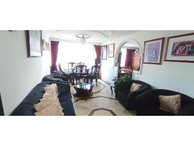 Casa de 5 alcobas en venta en Villa Luz, Bogotá, 305 m² · foto 10 de 19