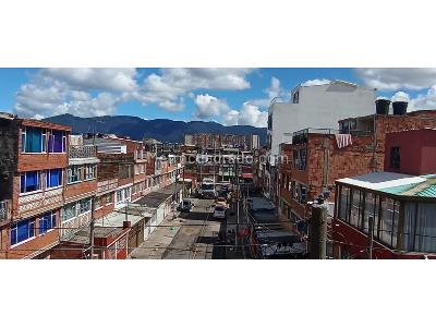 Casa de 5 alcobas en venta en Villa Luz, Bogotá, 305 m² · foto 18 de 19
