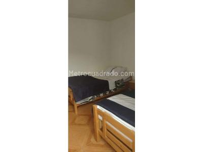 Casa de 5 alcobas en venta en Barrio La Laguna, Bogotá, 186 m² · foto 5 de 9