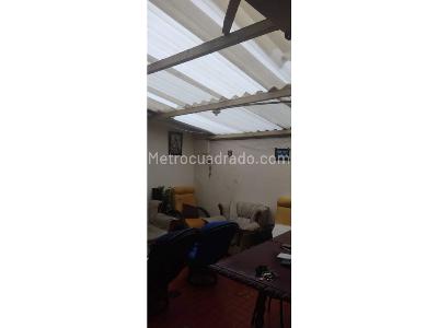 Casa de 5 alcobas en venta en Barrio La Laguna, Bogotá, 186 m² · foto 7 de 9