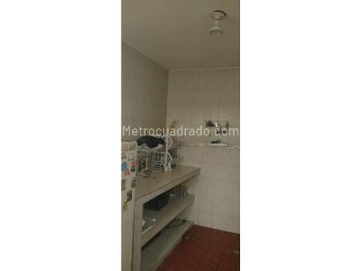 Casa de 5 alcobas en venta en Barrio La Laguna, Bogotá, 186 m² · foto 9 de 9