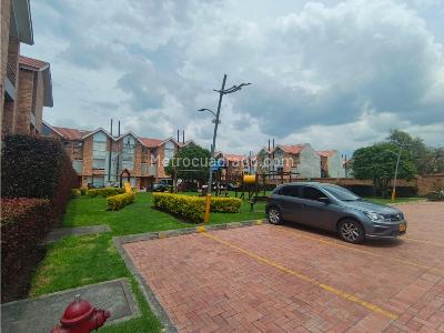 Casa de 5 alcobas en venta en Pinares, Chía, 210 m² · foto 2 de 20