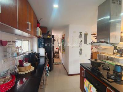 Casa de 5 alcobas en venta en Pinares, Chía, 210 m² · foto 9 de 20