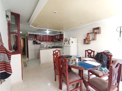 Casa de 3 alcobas en venta en Santa Catalina, Bogotá, 169 m² · foto 2 de 17