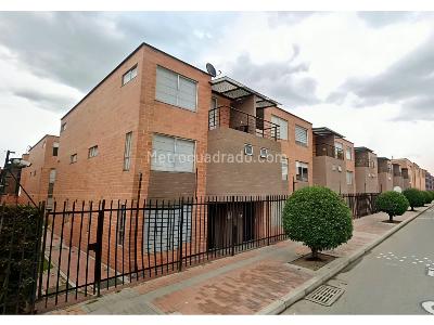 Casa de 3 alcobas en venta en Centro, Mosquera, 84 m² · foto 2 de 20