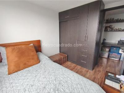Apartamento de 3 alcobas en venta en Parque De San Isidro, Mosquera, 59 m² · foto 12 de 19
