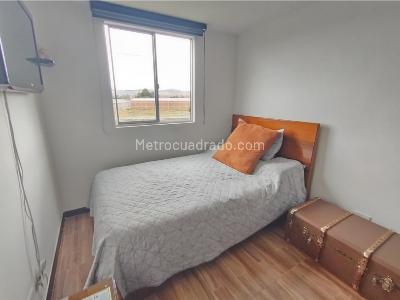 Apartamento de 3 alcobas en venta en Parque De San Isidro, Mosquera, 59 m² · foto 13 de 19