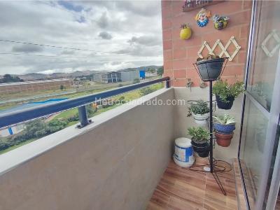 Apartamento de 3 alcobas en venta en Parque De San Isidro, Mosquera, 59 m² · foto 4 de 19