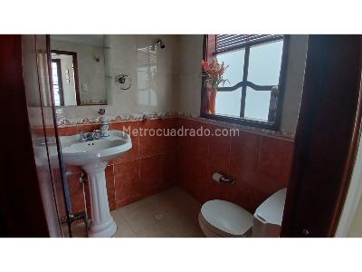 Casa de 5 alcobas en venta en El Sol, Funza, 237 m² · foto 12 de 20
