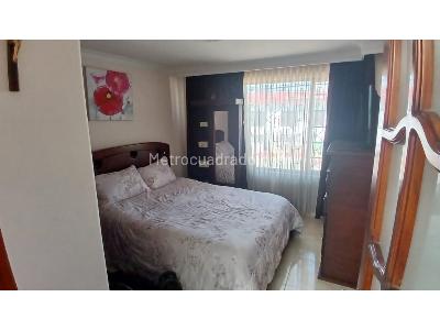 Casa de 5 alcobas en venta en El Sol, Funza, 237 m² · foto 13 de 20