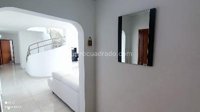 Apartamento de 4 alcobas en venta en Edificio Excalibur, Girardot, 137 m² · foto 20 de 20