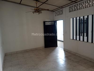 Casa de 5 alcobas en venta en Carrera 7 Barrio Santander, Girardot, 421 m² · foto 11 de 20