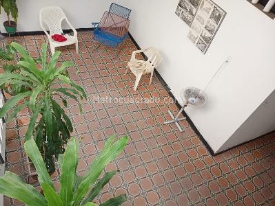 Casa de 5 alcobas en venta en Carrera 7 Barrio Santander, Girardot, 421 m² · foto 3 de 20