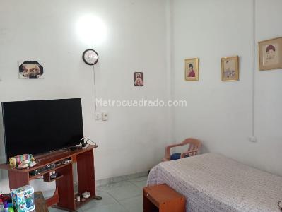 Casa de 5 alcobas en venta en Carrera 7 Barrio Santander, Girardot, 421 m² · foto 7 de 20