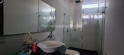 Casa de 3 alcobas en venta en Alcatraz, Girardot, 127 m² · foto 11 de 20