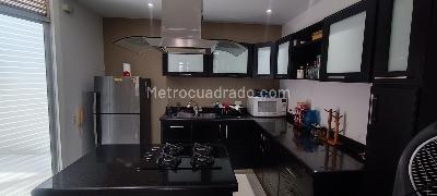 Casa de 3 alcobas en venta en Alcatraz, Girardot, 127 m² · foto 5 de 20