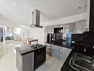 Casa de 3 alcobas en venta en Villas De Alcatraz, Girardot, 127 m² · foto 11 de 20