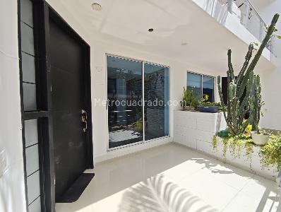 Casa de 3 alcobas en venta en Villas De Alcatraz, Girardot, 127 m² · foto 2 de 20