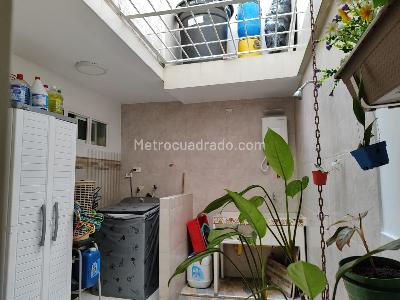 Casa de 5 alcobas en venta en Union De Vivienda Popular, Cali, 500 m² · foto 12 de 19