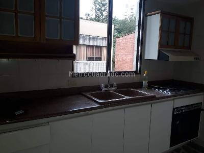 Apartamento de 3 alcobas en venta en Poblado San Lucas, Medellín, 140 m² · foto 2 de 20