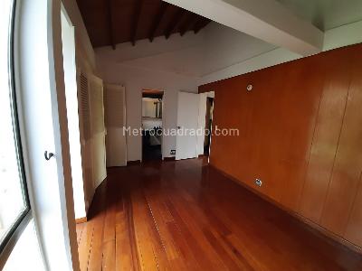 Apartamento de 3 alcobas en venta en El Poblado Loma Del Indio, Medellín, 136 m² · foto 3 de 20
