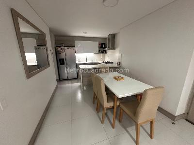 Apartamento de 3 alcobas en venta en Loma De Los Mesa, Envigado, 97 m² · foto 2 de 20