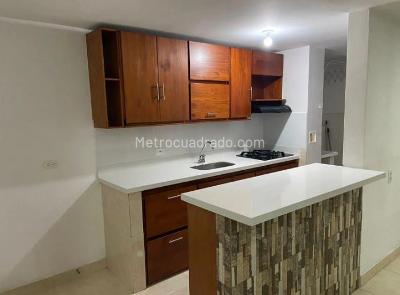 Apartamento en venta en Prados De Sabaneta, Sabaneta · foto 2 de 20