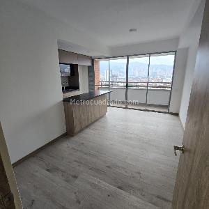 Apartamento en venta en Centro, Itagüí · foto 2 de 20