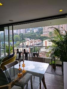 Apartamento de 2 alcobas en venta en El Poblado Loma Del Indio, Medellín, 68 m² · foto 5 de 19