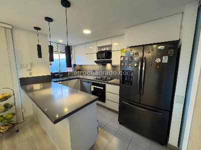 Apartamento de 3 alcobas en venta en El Poblado Las Palmas, Medellín, 87 m² · foto 17 de 20