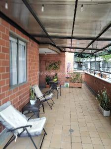 Apartamento de 3 alcobas en venta en El Poblado Loma Del Indio, Medellín, 72 m² · foto 7 de 20