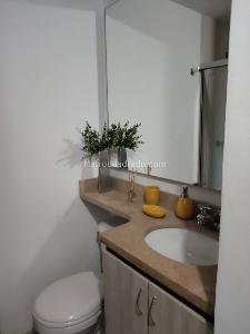 Apartamento de 3 alcobas en venta en El Poblado Loma Del Indio, Medellín, 72 m² · foto 17 de 20
