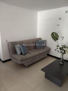 Apartamento de 3 alcobas en venta en El Poblado Loma Del Indio, Medellín, 72 m² · foto 2 de 20