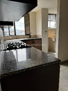 Apartamento de 3 alcobas en venta en Loma De Los Balsos, Medellín, 140 m² · foto 2 de 20
