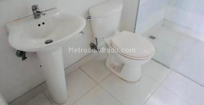 Apartamento de 3 alcobas en venta en El Poblado Loma Del Indio, Medellín, 100 m² · foto 15 de 20