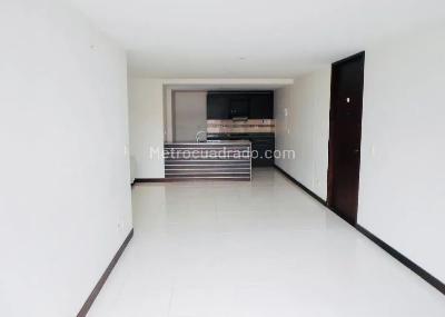 Apartamento de 3 alcobas en venta en El Poblado Loma Del Indio, Medellín, 100 m² · foto 3 de 20