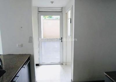 Apartamento de 3 alcobas en venta en El Poblado Loma Del Indio, Medellín, 100 m² · foto 8 de 20