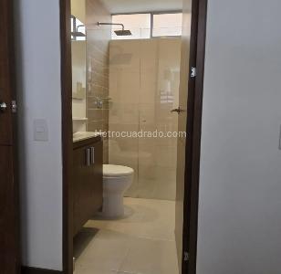 Apartamento en venta en El Poblado El Tesoro, Medellín · foto 8 de 20
