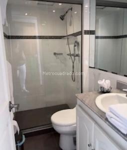 Apartamento de 5 alcobas en venta en El Poblado Oviedo, Medellín, 155 m² · foto 17 de 20