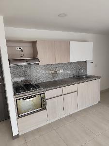 Apartamento de 3 alcobas en venta en Parque Principal, Sabaneta, 85 m² · foto 3 de 20