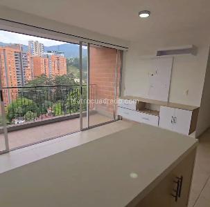 Apartamento de 3 alcobas en venta en Loma San Remo, Sabaneta, 72 m² · foto 2 de 20