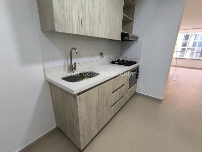 Apartamento de 2 alcobas en venta en Parque Principal, Sabaneta, 63 m² · foto 2 de 20