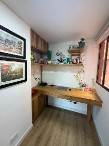 Apartamento de 2 alcobas en venta en El Poblado El Tesoro, Medellín, 85 m² · foto 10 de 20
