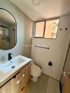 Apartamento de 2 alcobas en venta en El Poblado El Tesoro, Medellín, 85 m² · foto 12 de 20