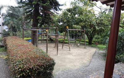 Apartamento de 2 alcobas en venta en El Poblado El Tesoro, Medellín, 85 m² · foto 18 de 20