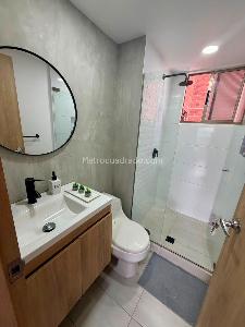 Apartamento de 2 alcobas en venta en El Poblado El Tesoro, Medellín, 85 m² · foto 19 de 20