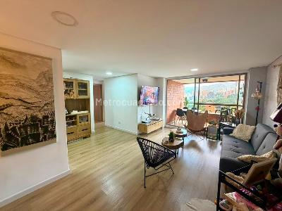 Apartamento de 2 alcobas en venta en El Poblado El Tesoro, Medellín, 85 m² · foto 4 de 20