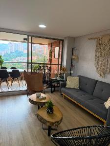 Apartamento de 2 alcobas en venta en El Poblado El Tesoro, Medellín, 85 m² · foto 8 de 20