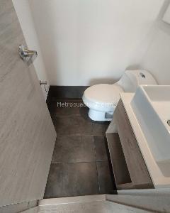 Apartamento de 1 alcoba en venta en El Poblado El Tesoro, Medellín, 67 m² · foto 8 de 20